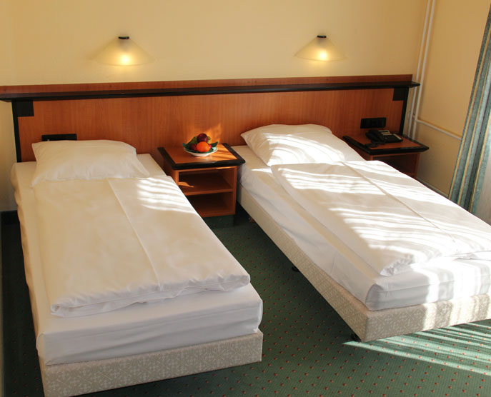 Landhotel Löwenbruch - Ansicht Komfort-Doppelzimmer mit zwei Einzelbetten