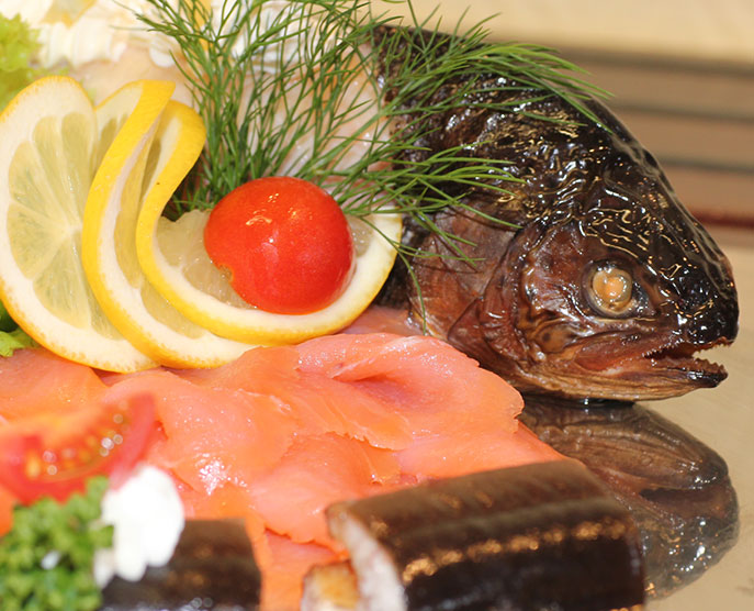 Genießen Sie eine lecker Fischplatte im Restaurant »Zum Galloway«